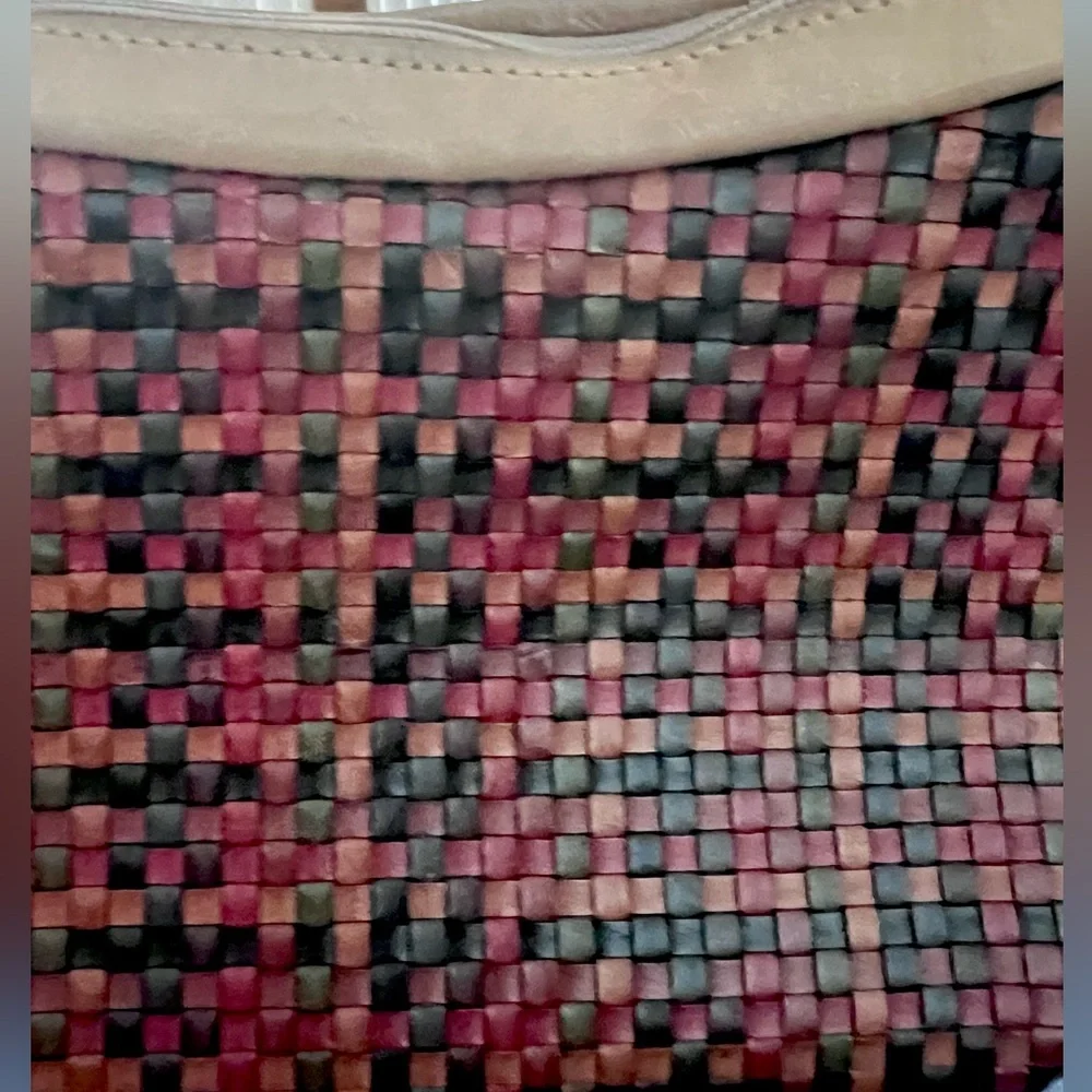 AVORIO ITALY Leather Woven Shoulder Bag  Black Tan Red Weave  Interior Call Out! - Picture 3 of 4